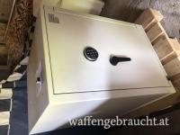 Massiver EN3 Tresor Waffenschrank Elektronik Schloss Zustellung möglich 