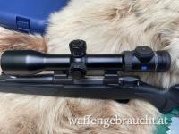 Sako 85 Black Bear inkl Zeiss V8 1,8-14x50 inkl. MG 15X1 mit Handspanner und Ballistikturm