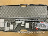 Husan MKA556 im Kaliber .223Rem mit 6 Magazine, Vordergriff, Licht und Laser