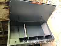 Massiver Waffenschrank für 15 LW